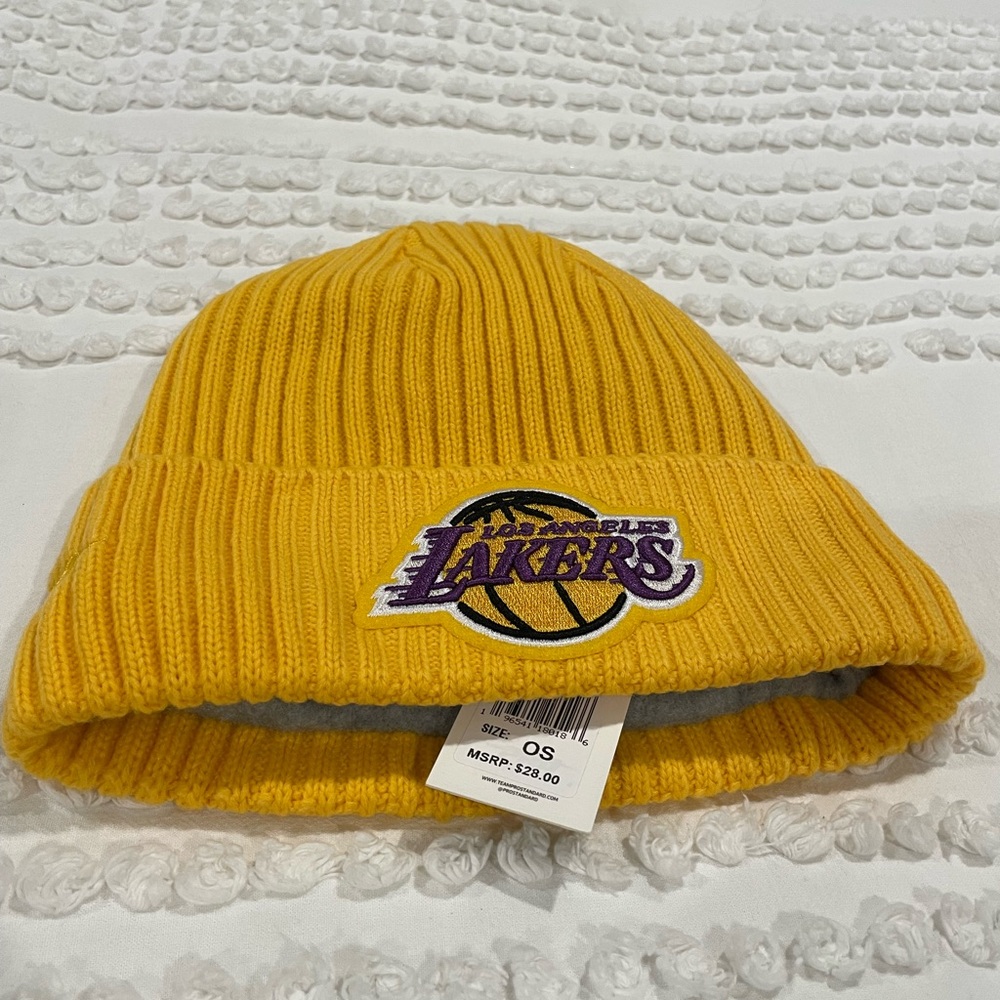 Lakers beanie NWT
